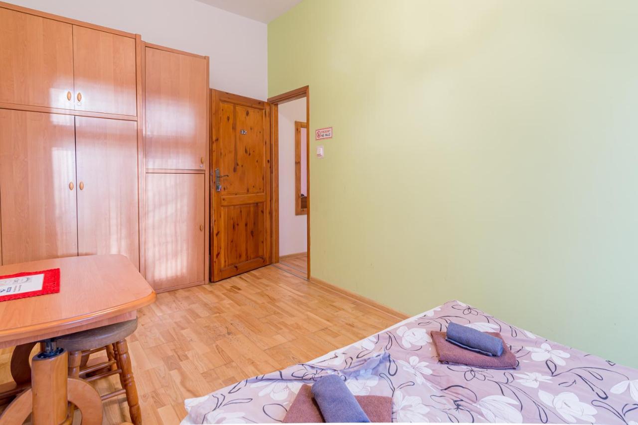 Room Near The Center Гданск Екстериор снимка
