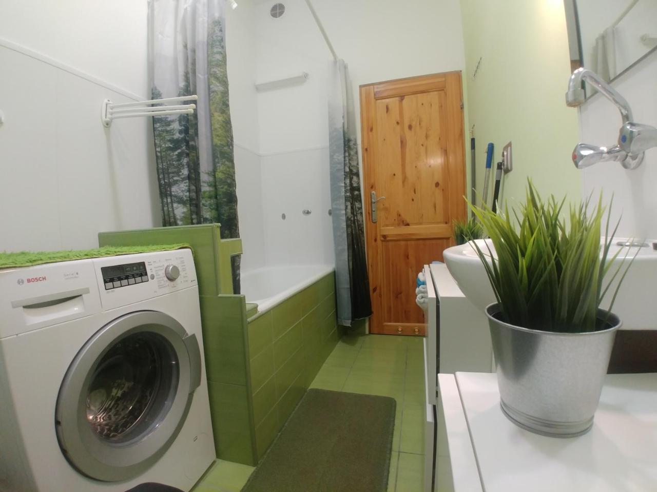 Room Near The Center Гданск Екстериор снимка